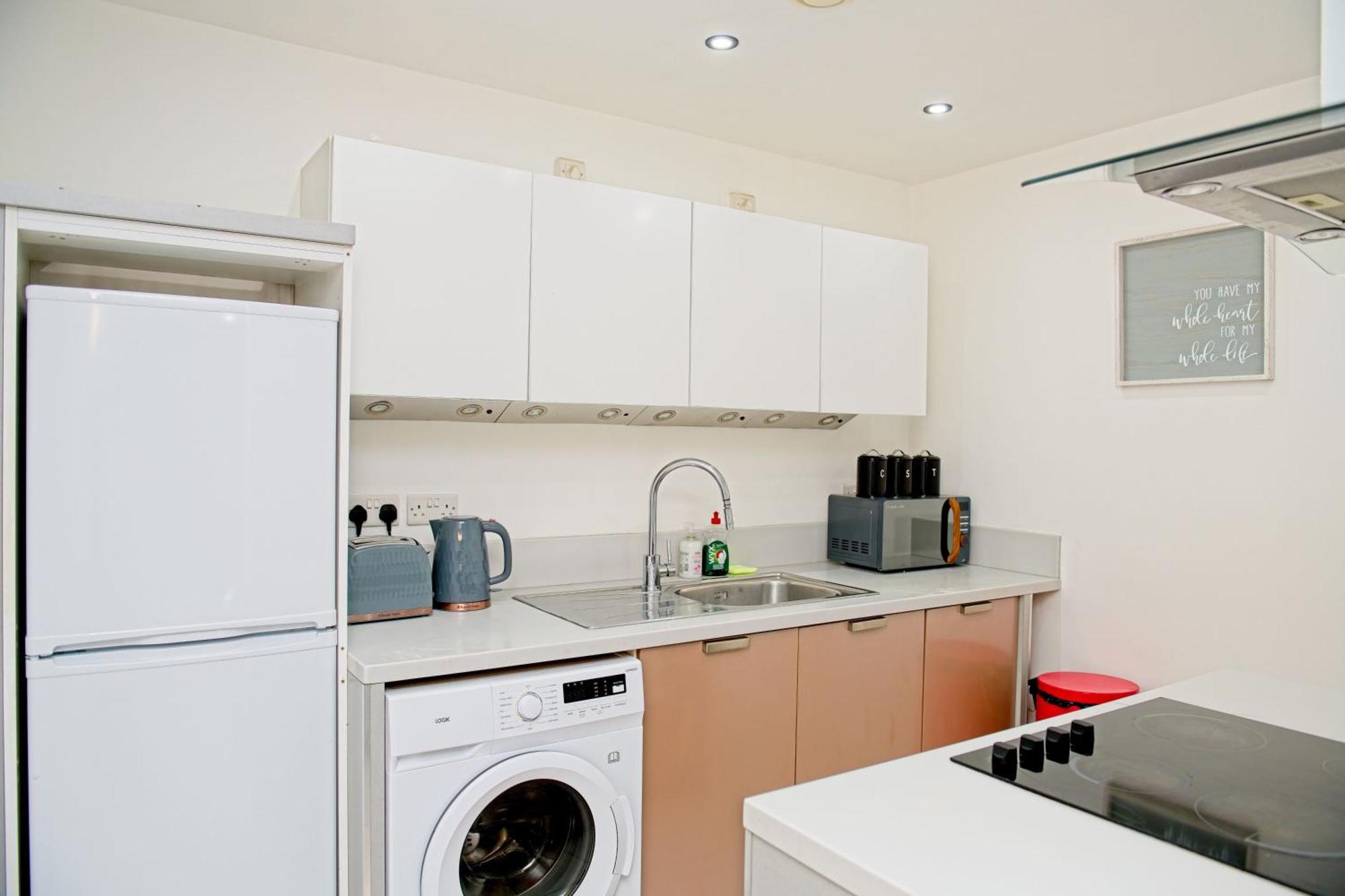 Inners City Apartments -On Suites เบอร์มิงแฮม ภายนอก รูปภาพ